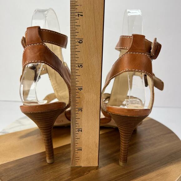 COPY - EUC COACH FLORA 7.5 B Leather Heels Strappy Open Toe 2-Buckle Sandal Sho… - Picture 11 of 12
